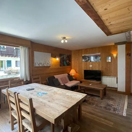 Spacious 2 Bedroom With Terrace Center Апартаменты *