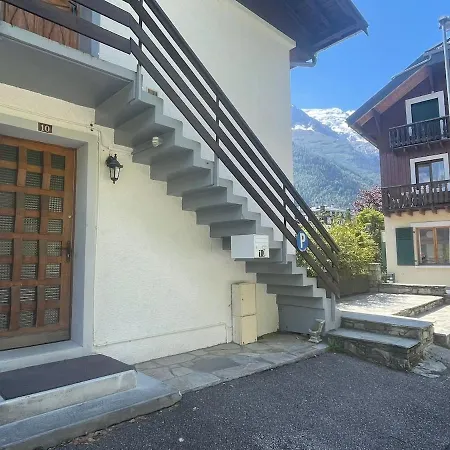 Spacious 2 Bedroom With Terrace Center 公寓