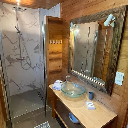 Spacious 2 Bedroom With Terrace Center 霞慕尼