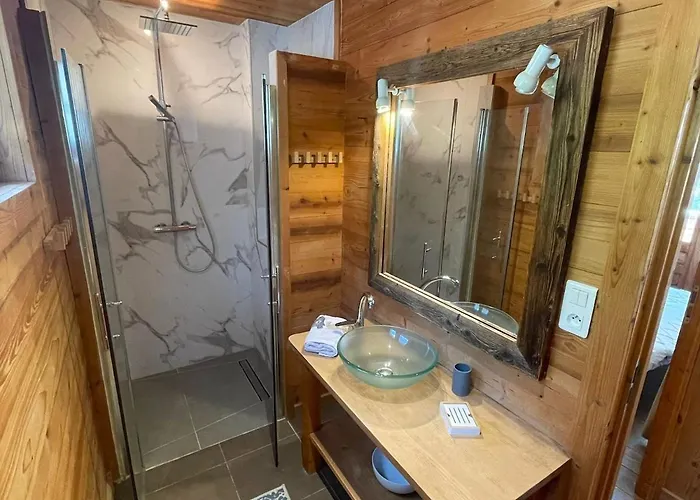 Spacious 2 Bedroom With Terrace Center 霞慕尼